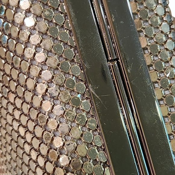 NWT Sondra Roberts Metal Chainmail Clutch Purse - Silver - Picture 12 of 12